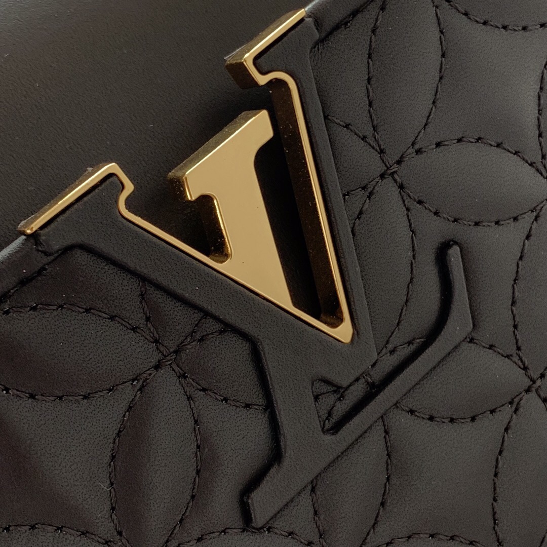 LV Capucines Monogram handbag 27CM Black