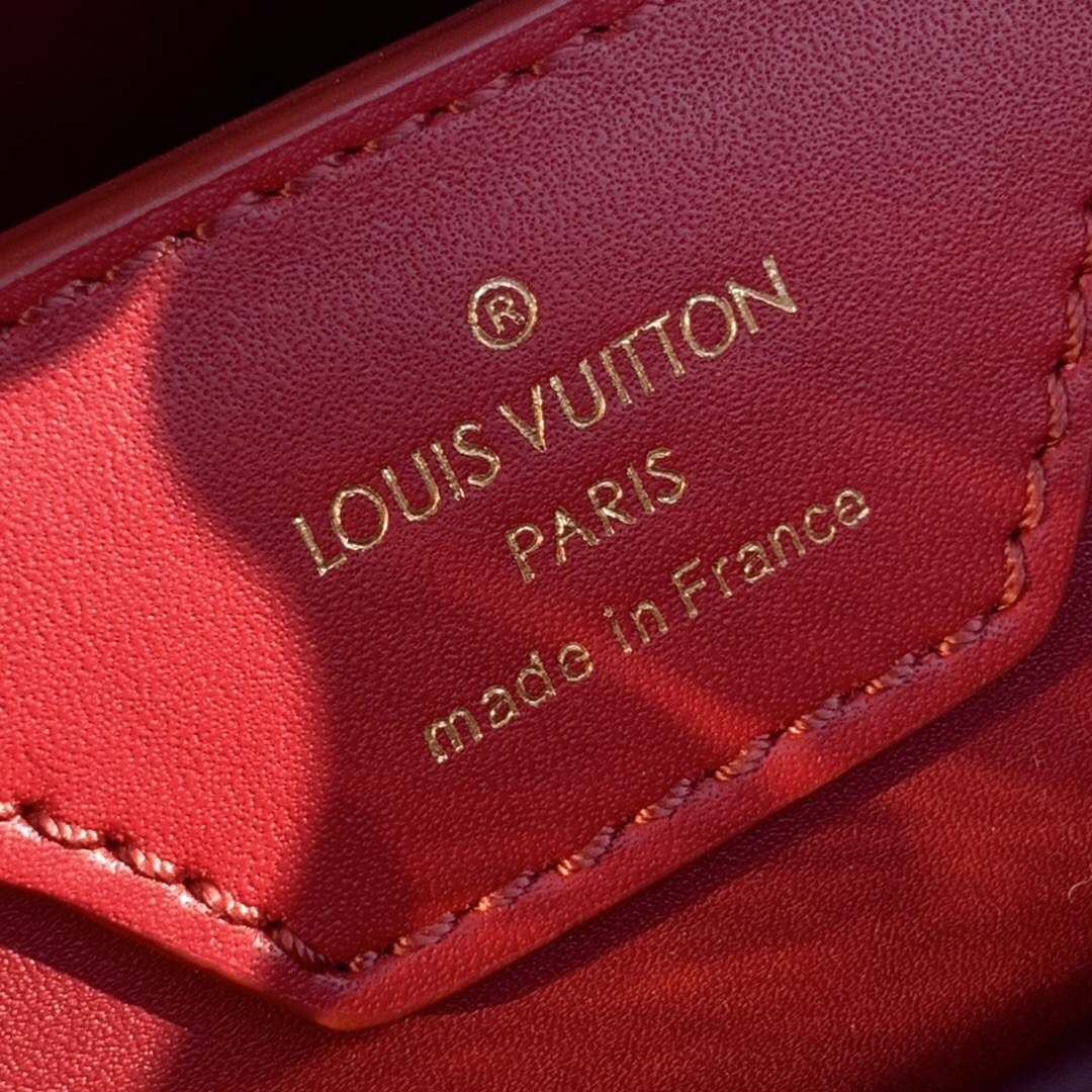 LV Capucines Monogram handbag 31CM Red