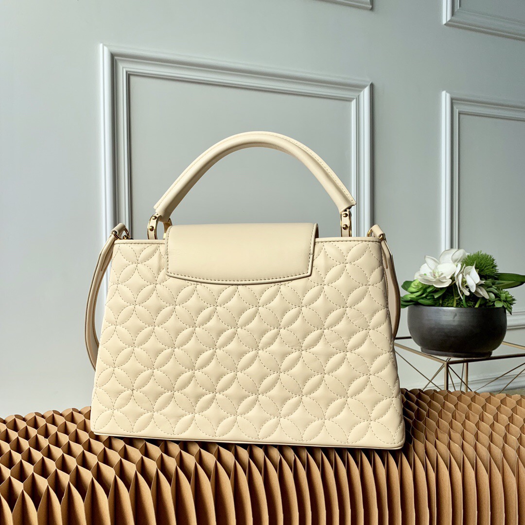 LV Capucines Monogram handbag 31CM