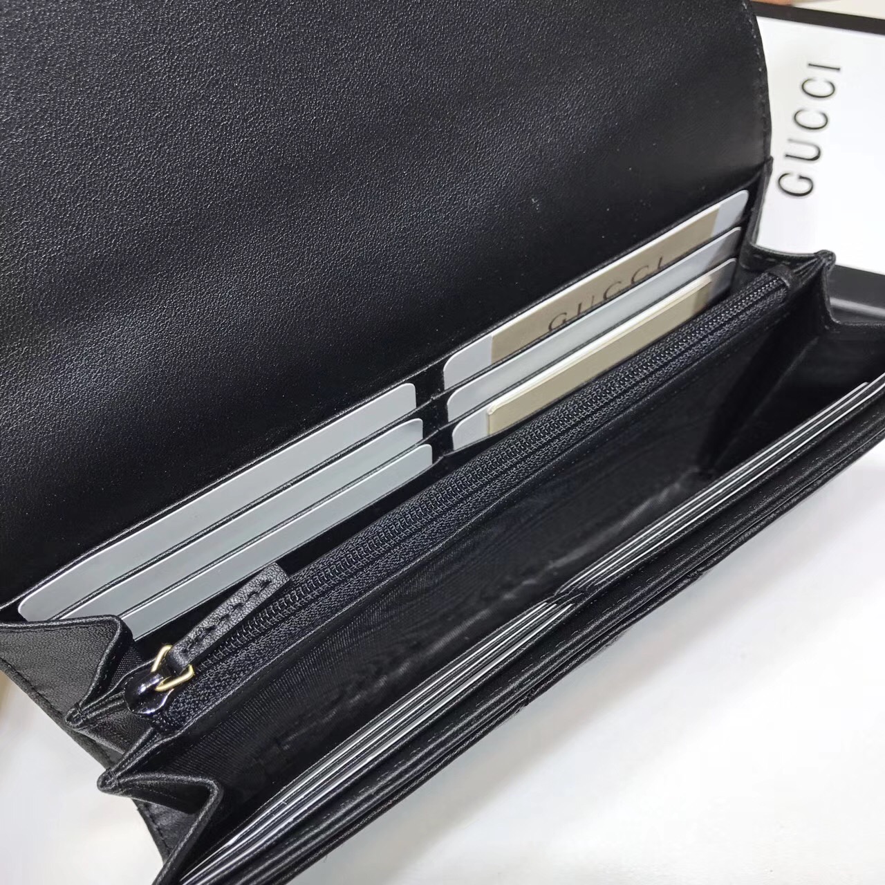 Gvc*1 wallet Black 443436