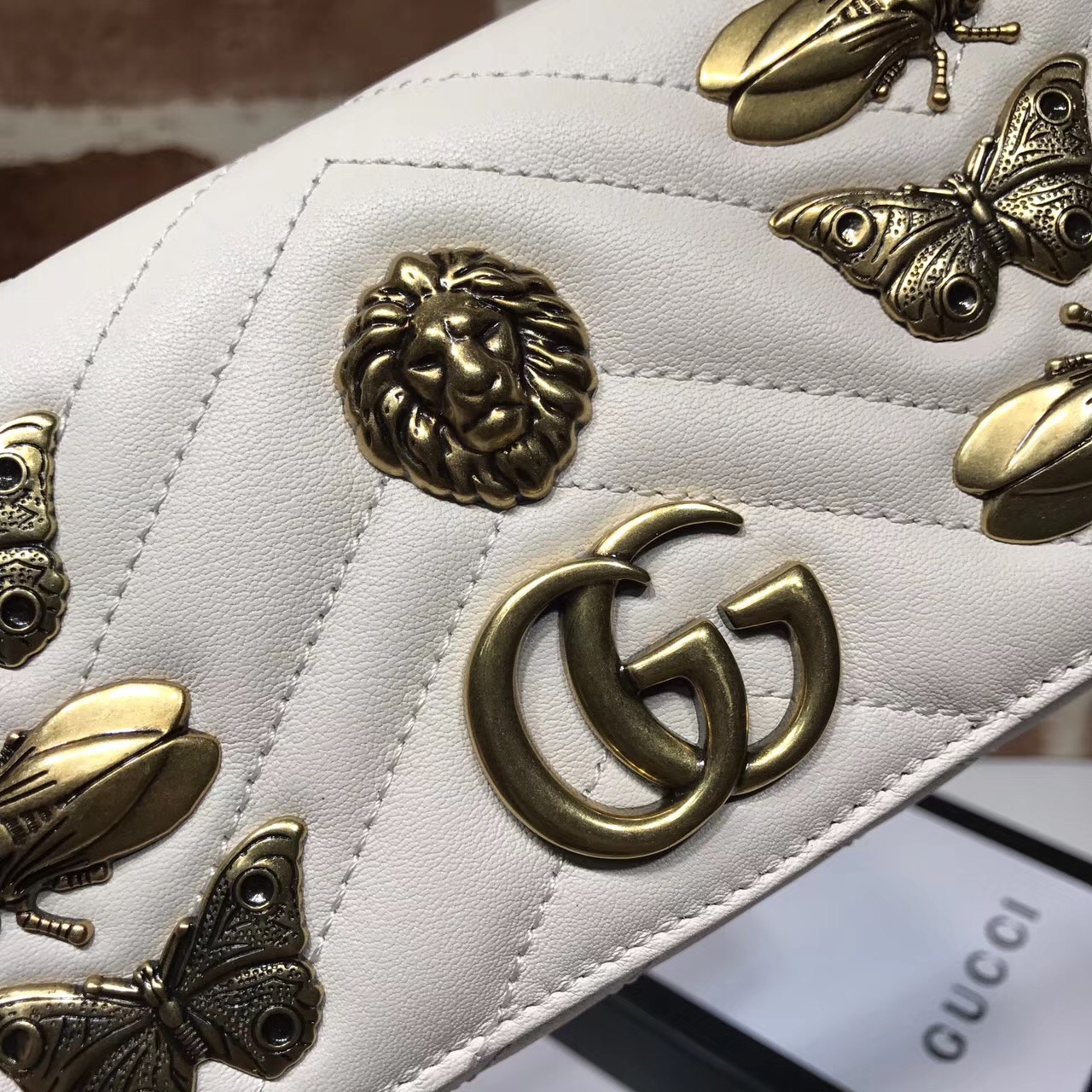 Gvc*1 wallet white 443436