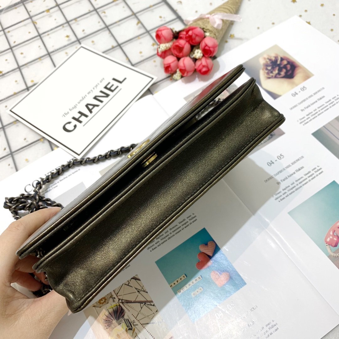 Ch**el Chevron Crinkled Calfskin Gabrielle Woc bag