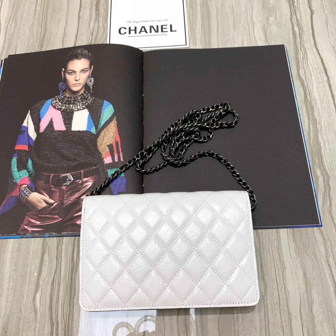 Ch**el Calfskin Gabrielle Woc bag 01