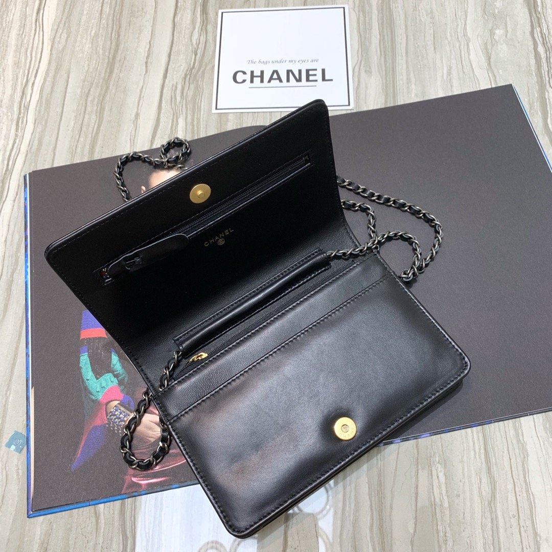 Ch**el Calfskin Gabrielle Woc bag 01