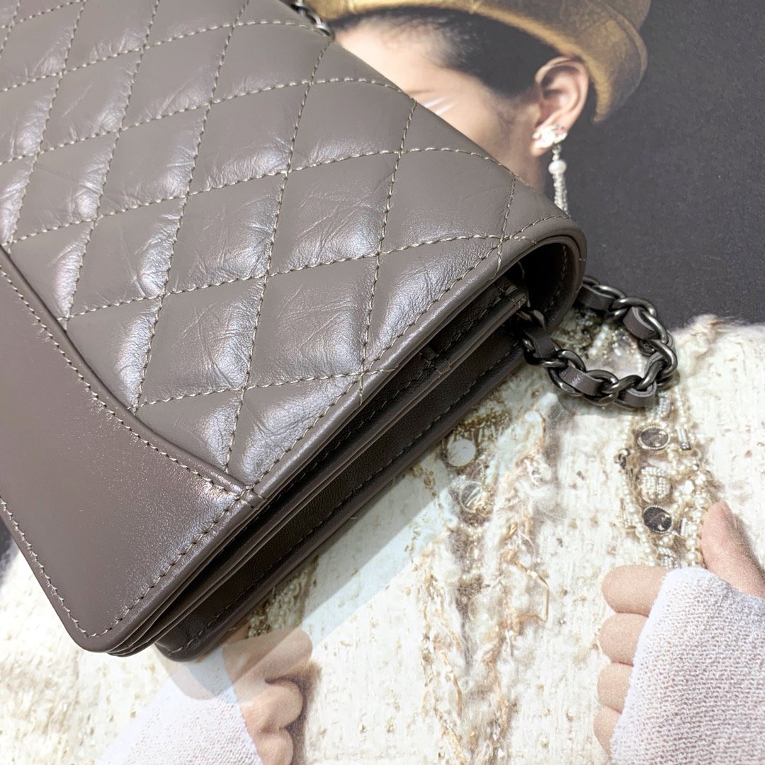 Ch**el Calfskin Gabrielle Woc bag 03