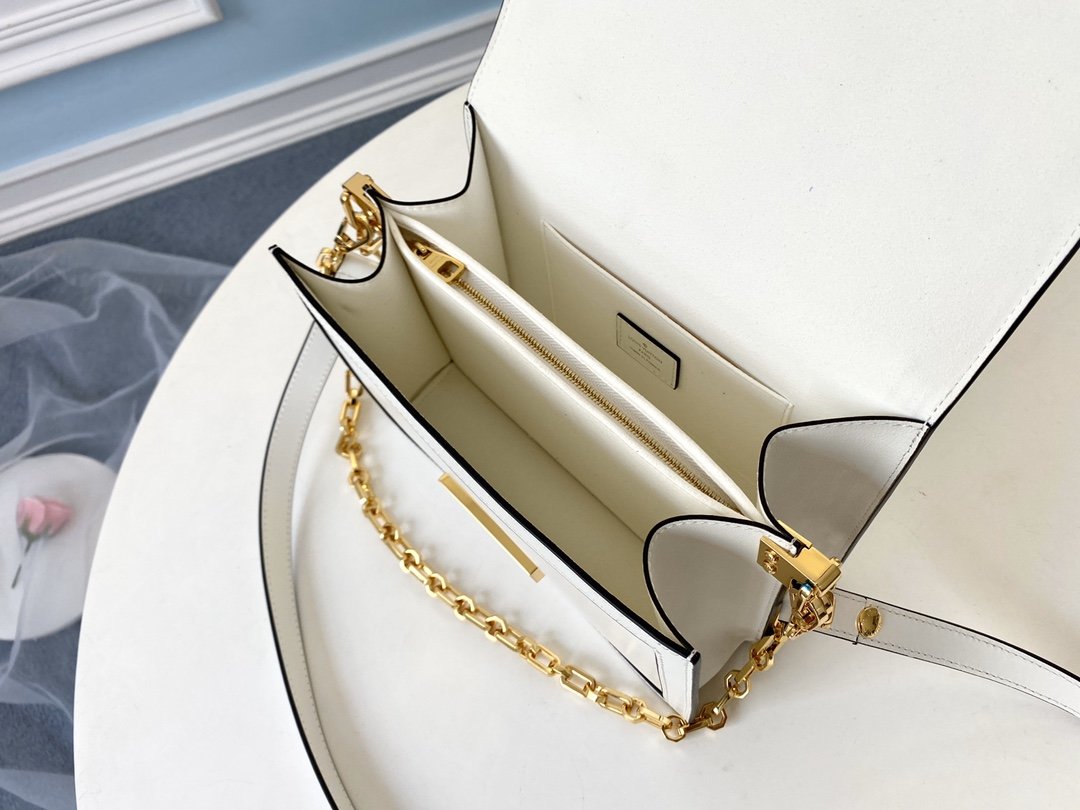 LV Dauphine MM Handbags 25CM M55836