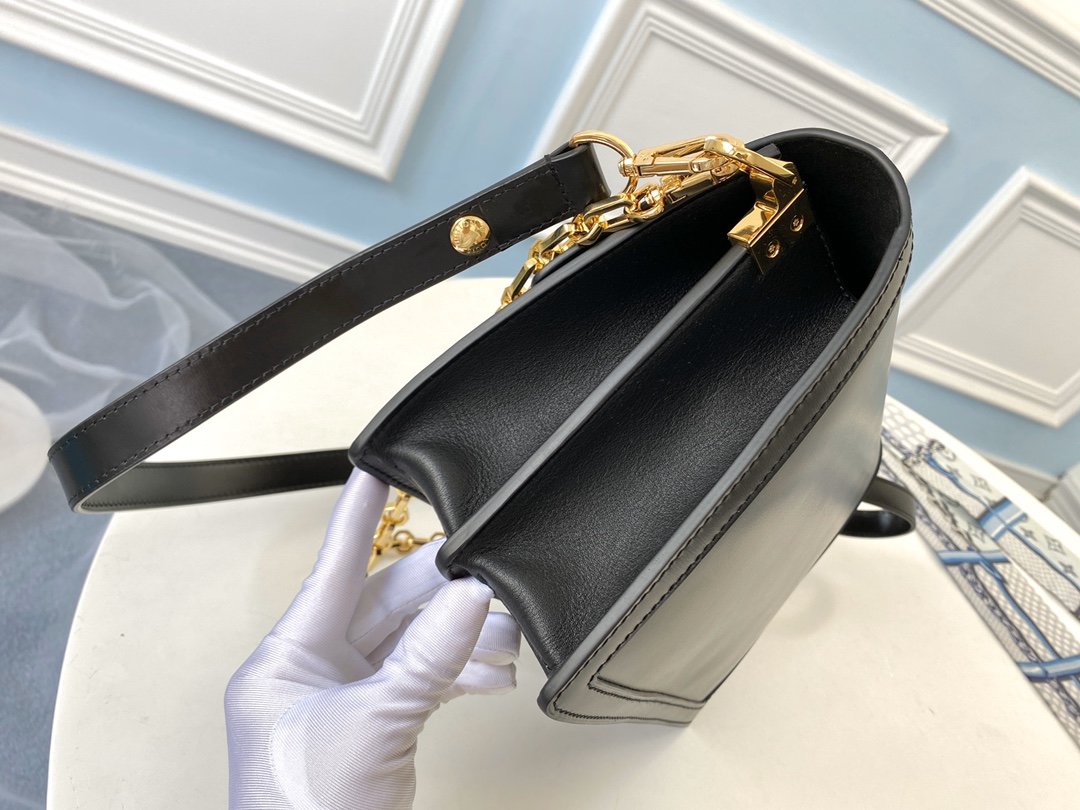 LV Dauphine MM Handbags 25CM black