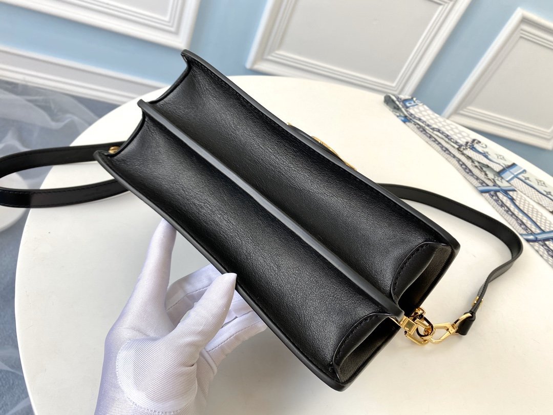 LV Dauphine MM Handbags 25CM black
