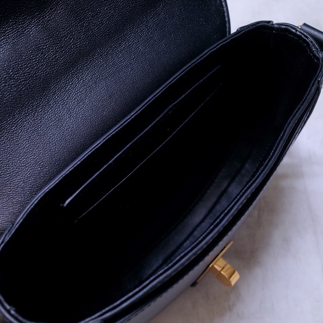 Ce1i*e Small Besace 16 Bag 05