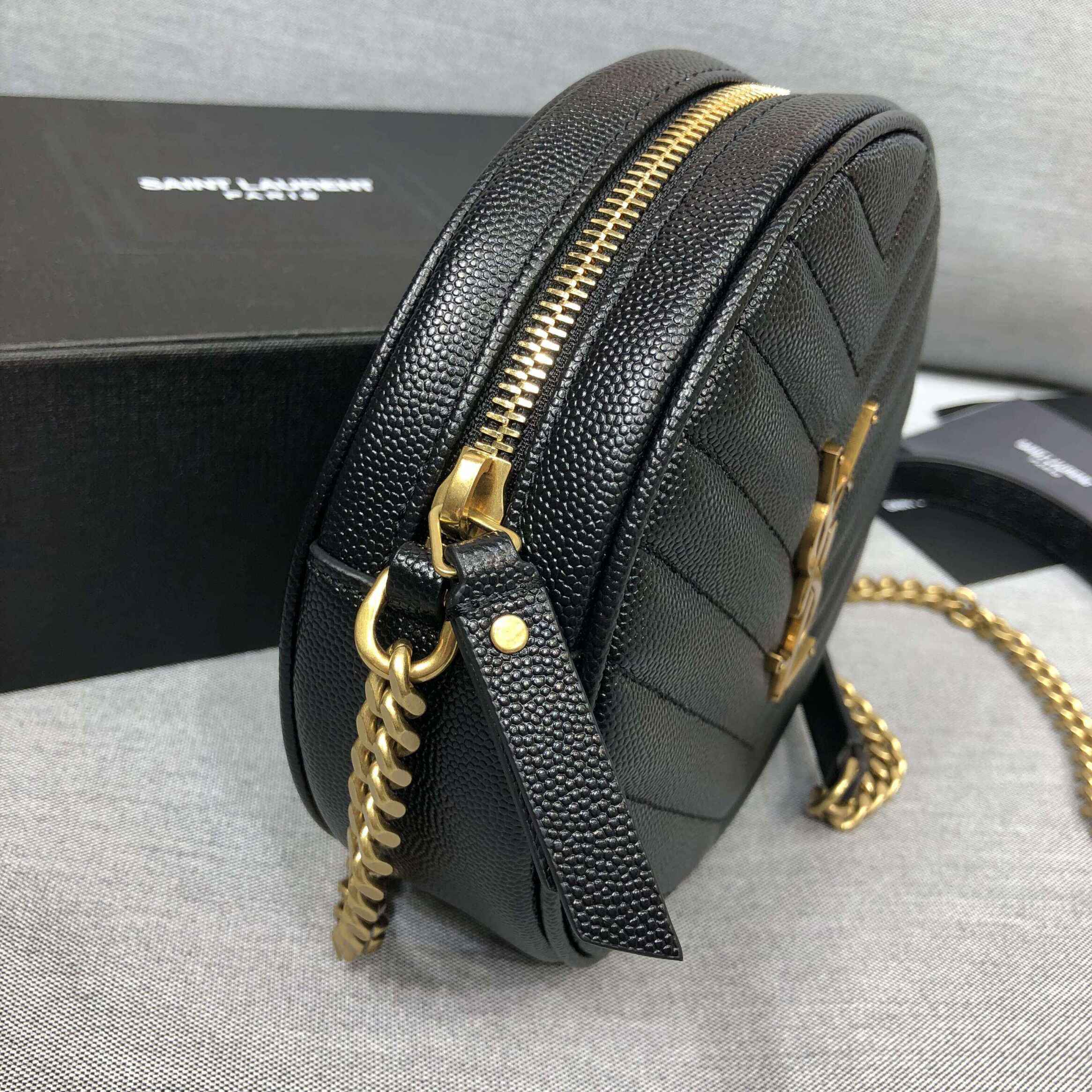 Y51 Vinyle Round Camera Bag Black