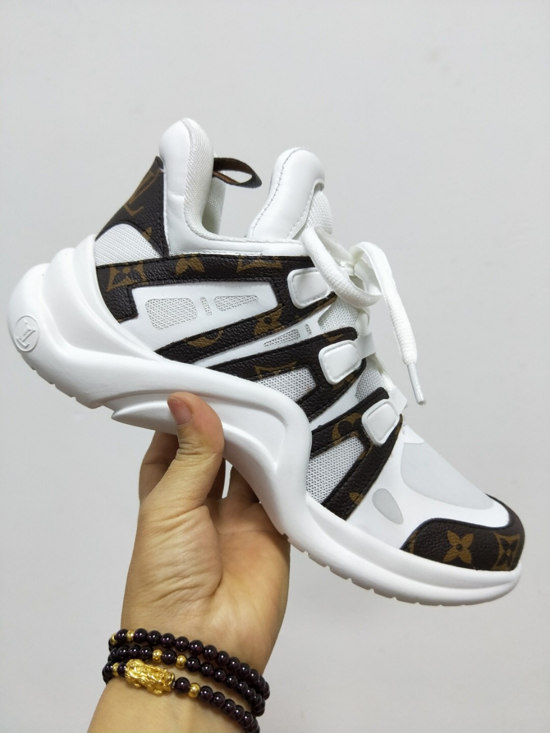 L0vis Vvtt0n Sneakers
