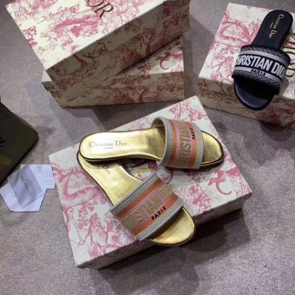 D10r Slippers
