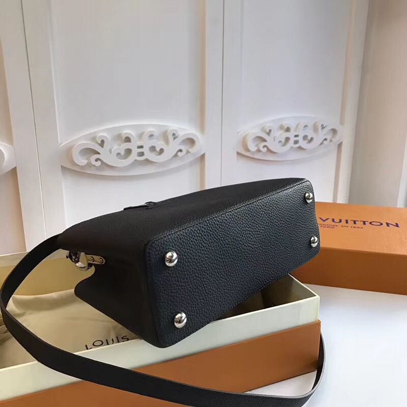 LV Capucines pm 31CM