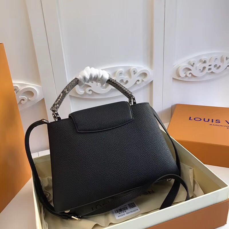 LV Capucines pm 31CM