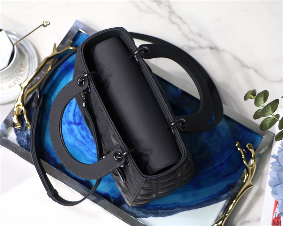 LADY D10r ULTRA MATTE 24cm