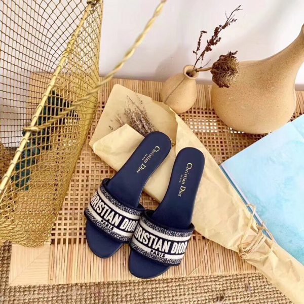 D10r slippers 01