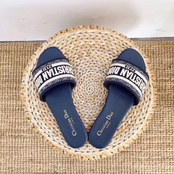 D10r slippers 01