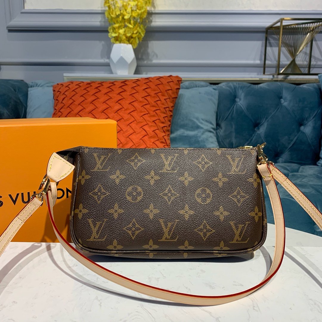 LV POCHETTE ACCESSOIRES