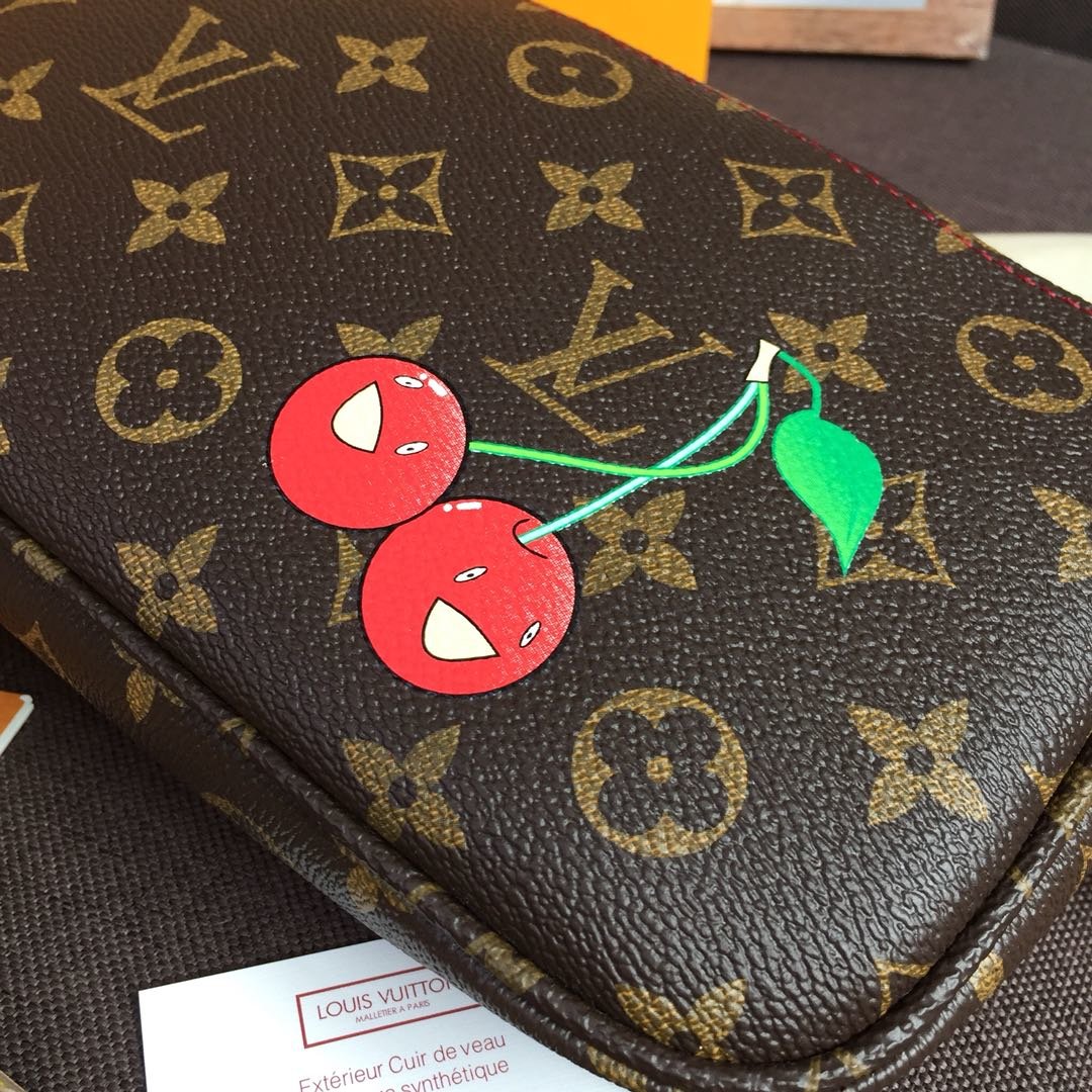 LV POCHETTE ACCESSOIRES MONOGRAM