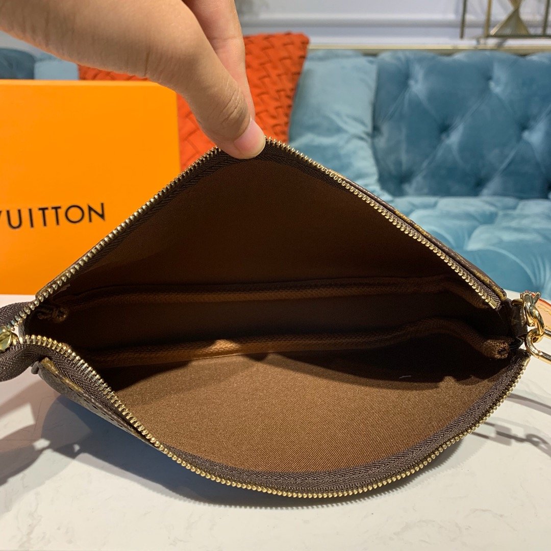 LV POCHETTE ACCESSOIRES 02
