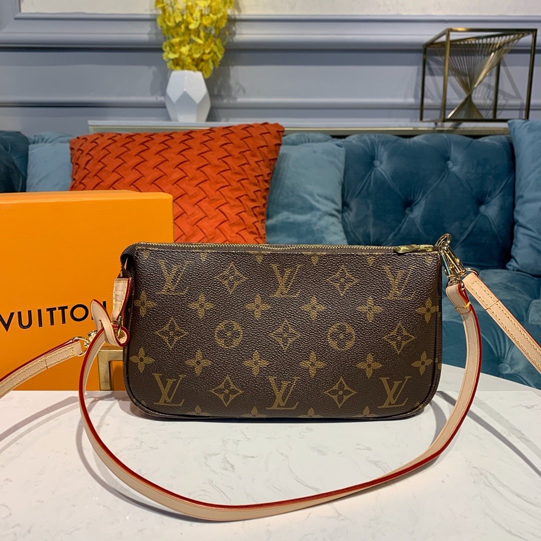 LV POCHETTE ACCESSOIRES 02