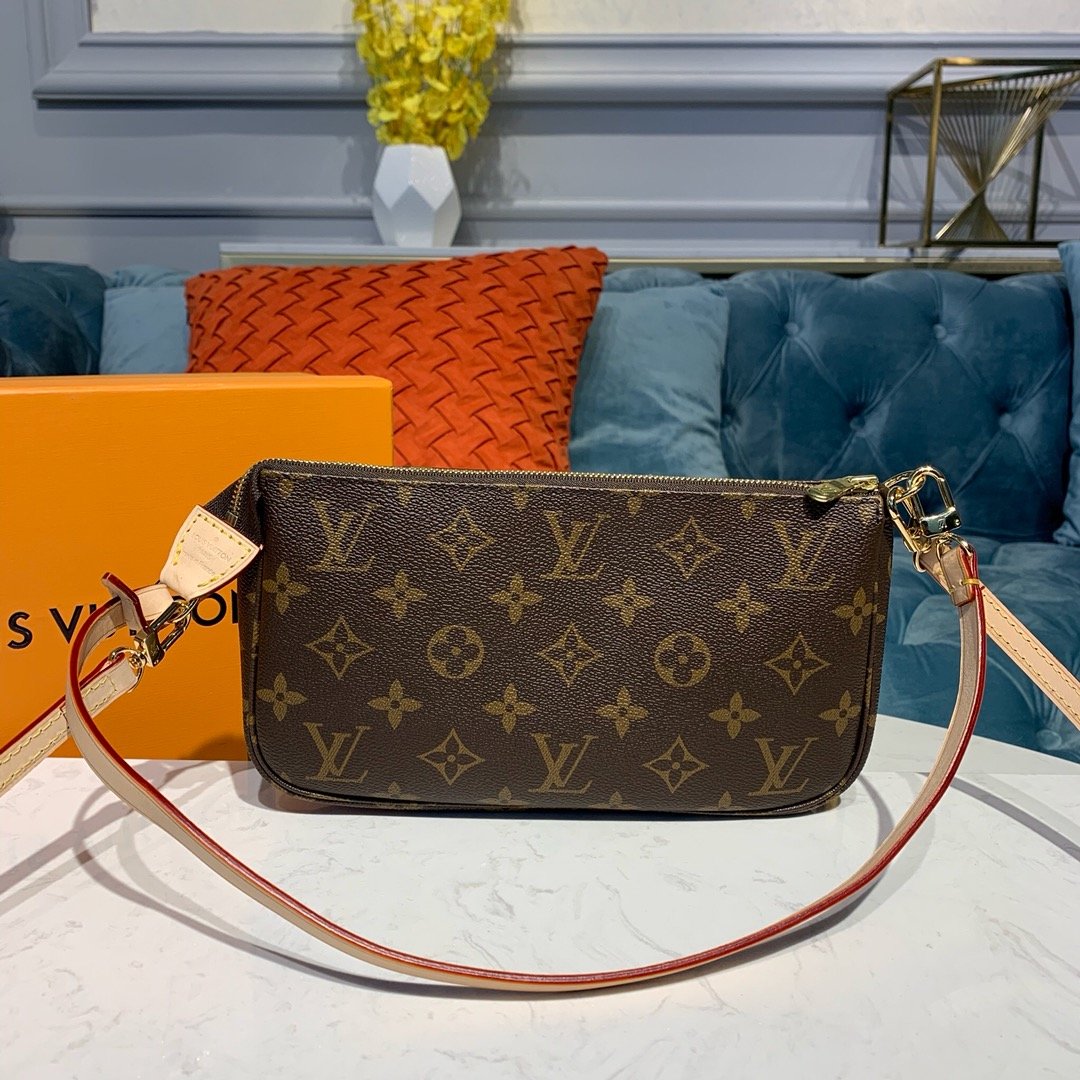 LV POCHETTE ACCESSOIRES 03