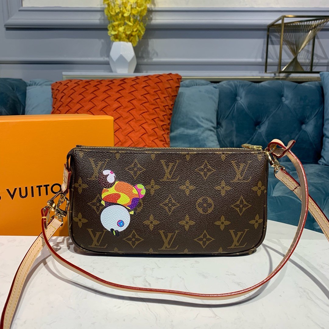 LV POCHETTE ACCESSOIRES 04