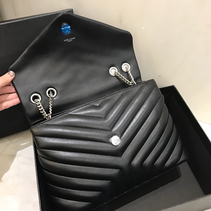 Y51 Loulou Bag 30cm 001