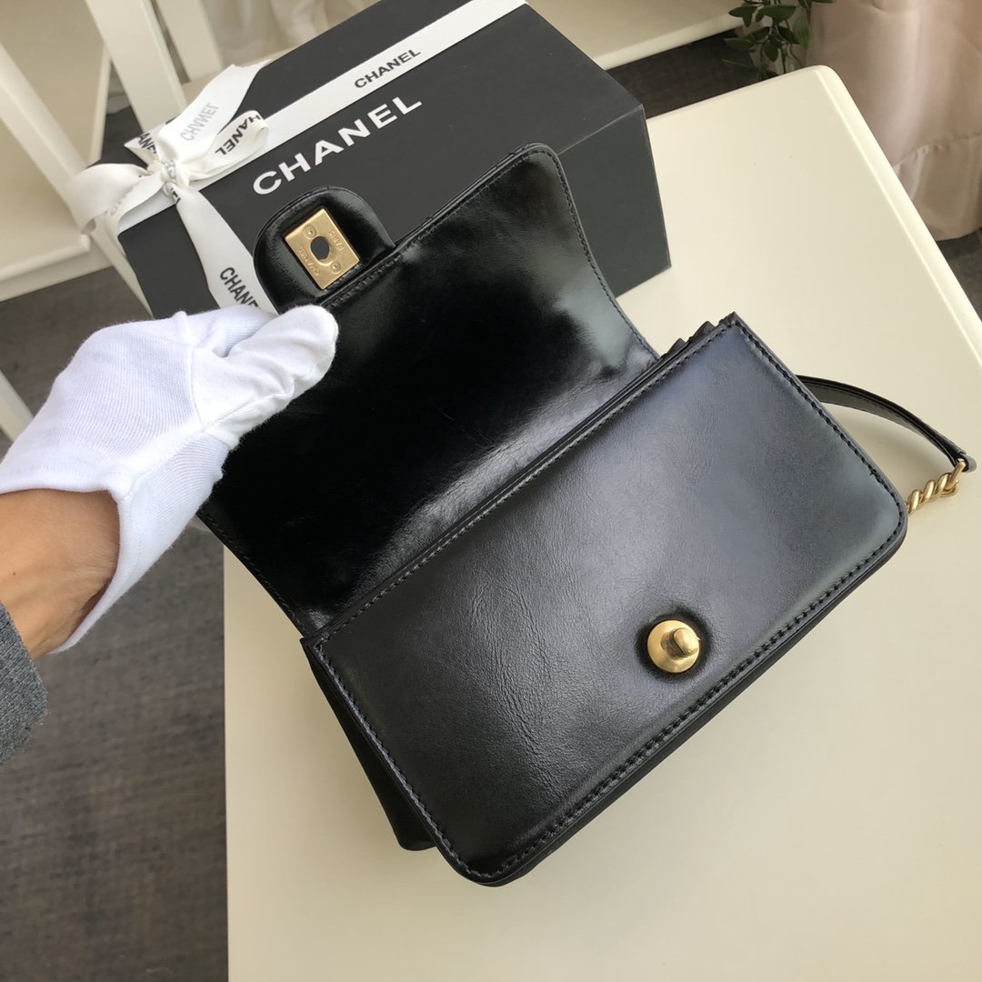 Ch**el flap bag 19cm black