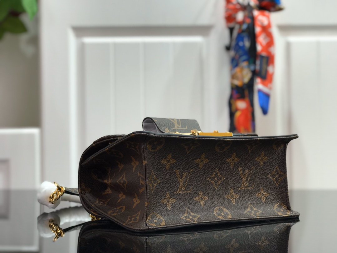 LV WYNWOOD BAG M90442