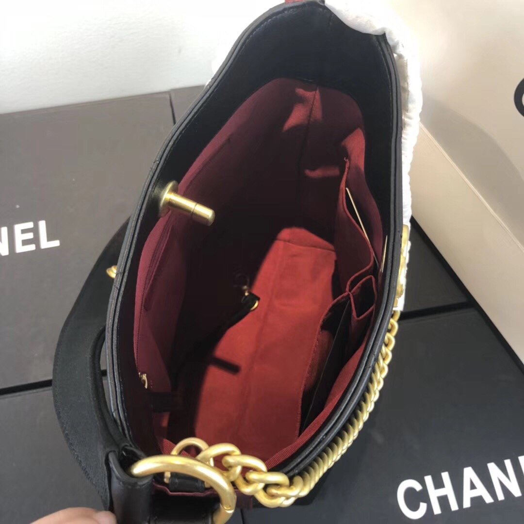 Ch**el Hobo Handbag A57573 20cm