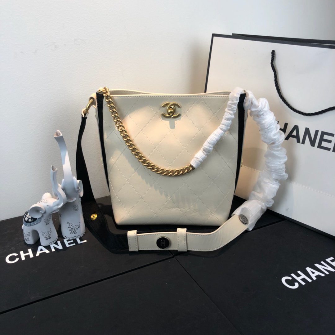 Ch**el Hobo Handbag A57573 white 20cm