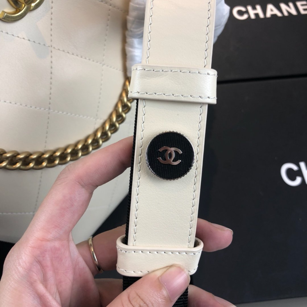 Ch**el Hobo Handbag A57573 white 20cm