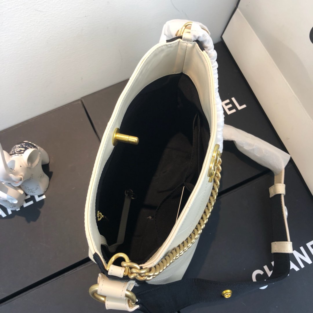 Ch**el Hobo Handbag A57573 white 20cm