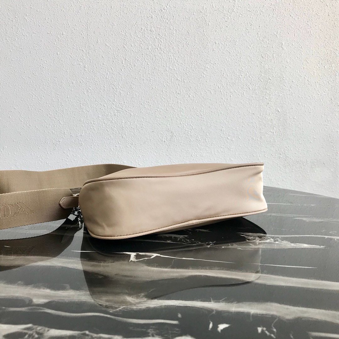 Pra*a Nylon Hobo Bag 22cm 002
