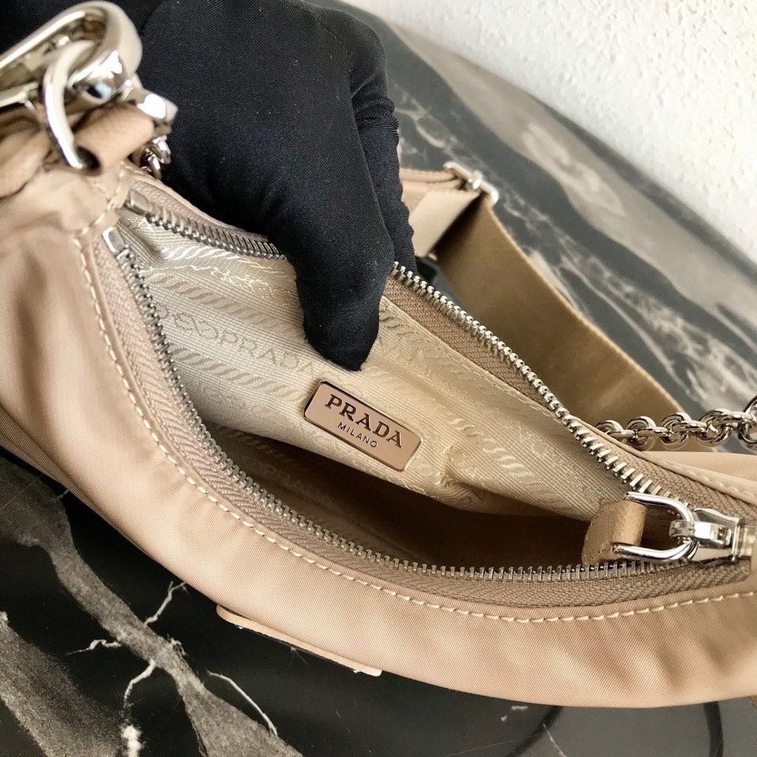 Pra*a Nylon Hobo Bag 22cm 002