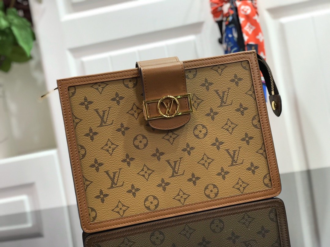 LV Pouch M44178
