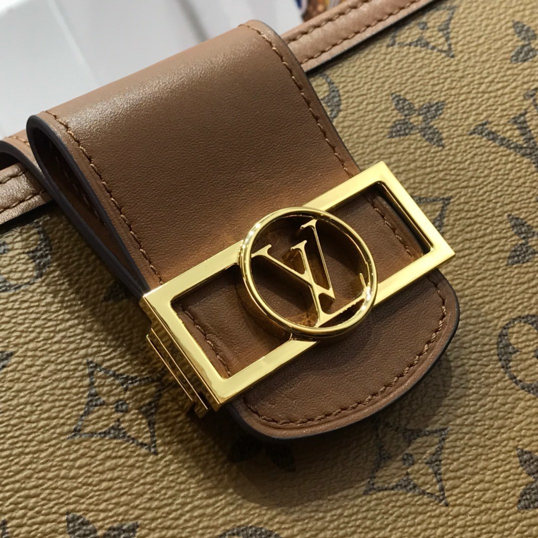 LV Pouch M44178