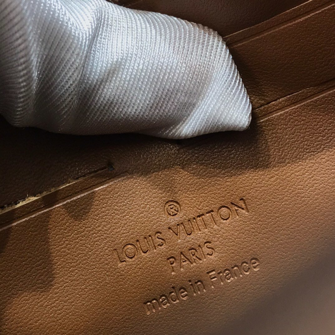 LV Pouch M44178