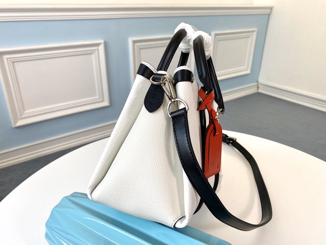 L0vis Vvtt0n Twist Tote M55613 White