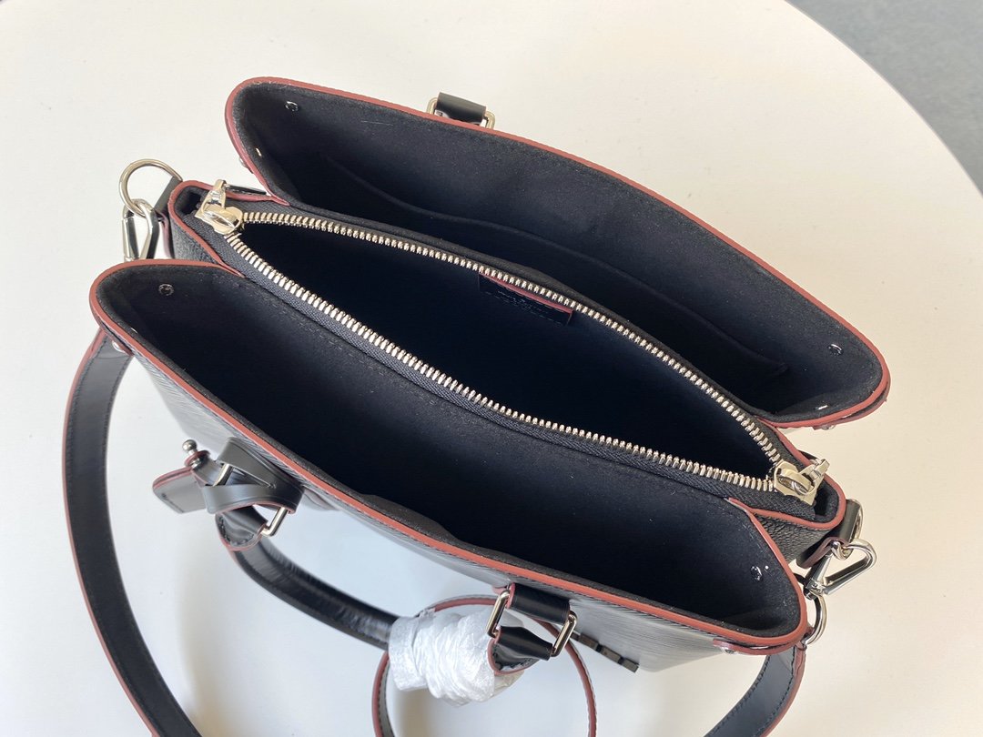 L0vis Vvtt0n Twist Tote M55613 Black