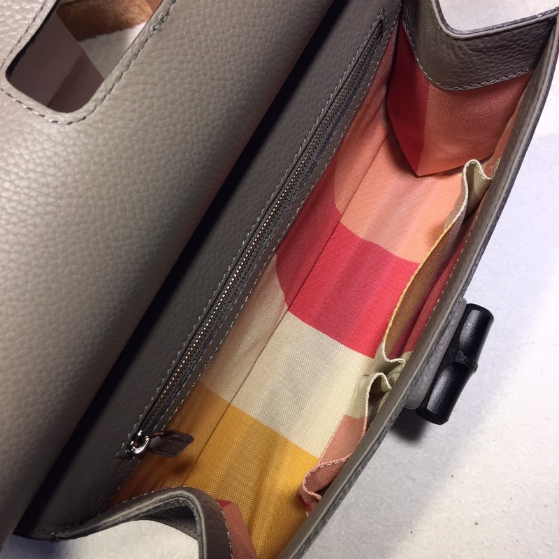Gvc*1 Shoulder bag 387220