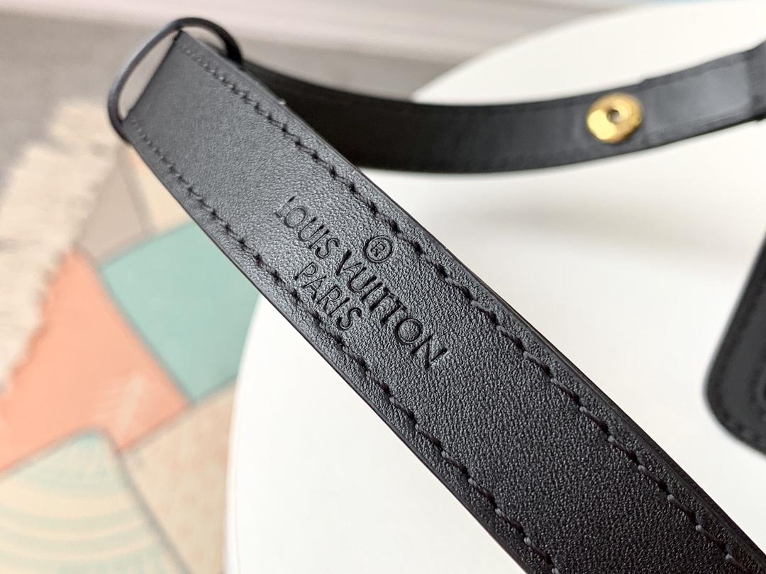 LV M44580 Dauphine Mini 001