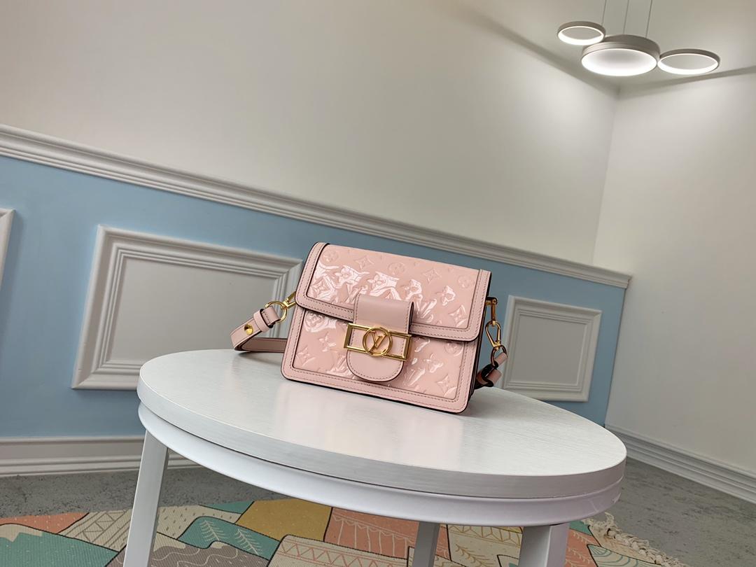 LV M44580 Dauphine Mini 002