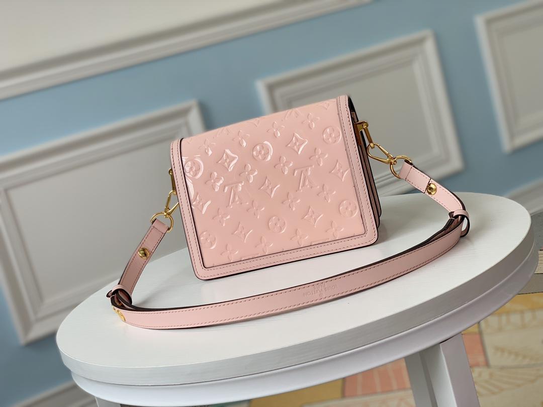LV M44580 Dauphine Mini 002