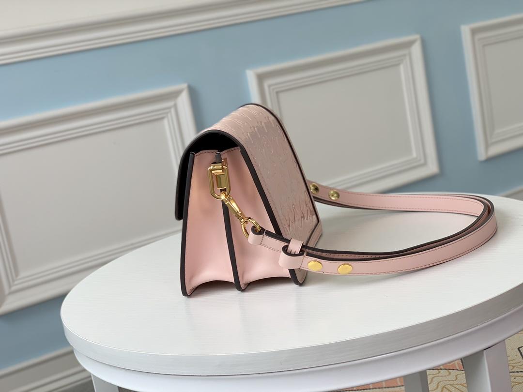 LV M44580 Dauphine Mini 002