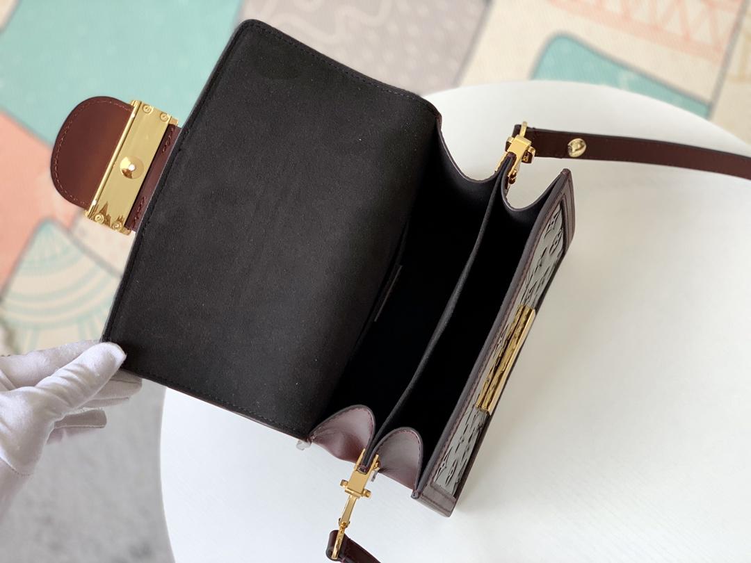 LV M44580 Dauphine Mini 003