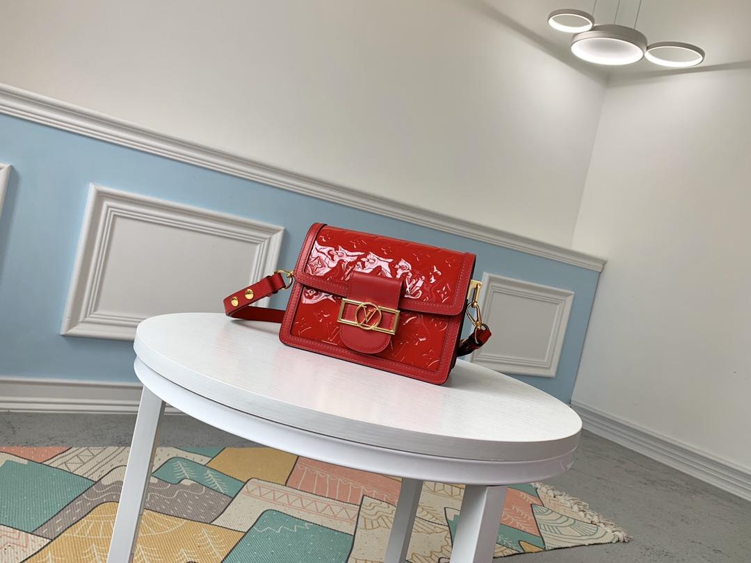 LV M44580 Dauphine Mini 004