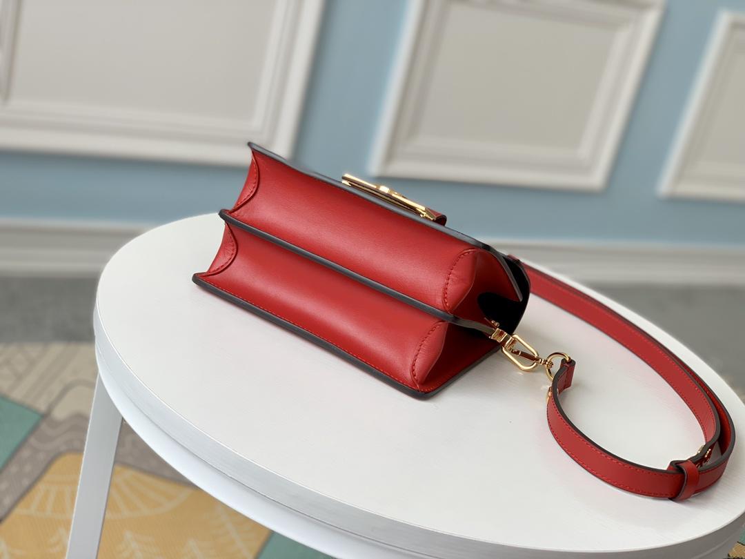 LV M44580 Dauphine Mini 004