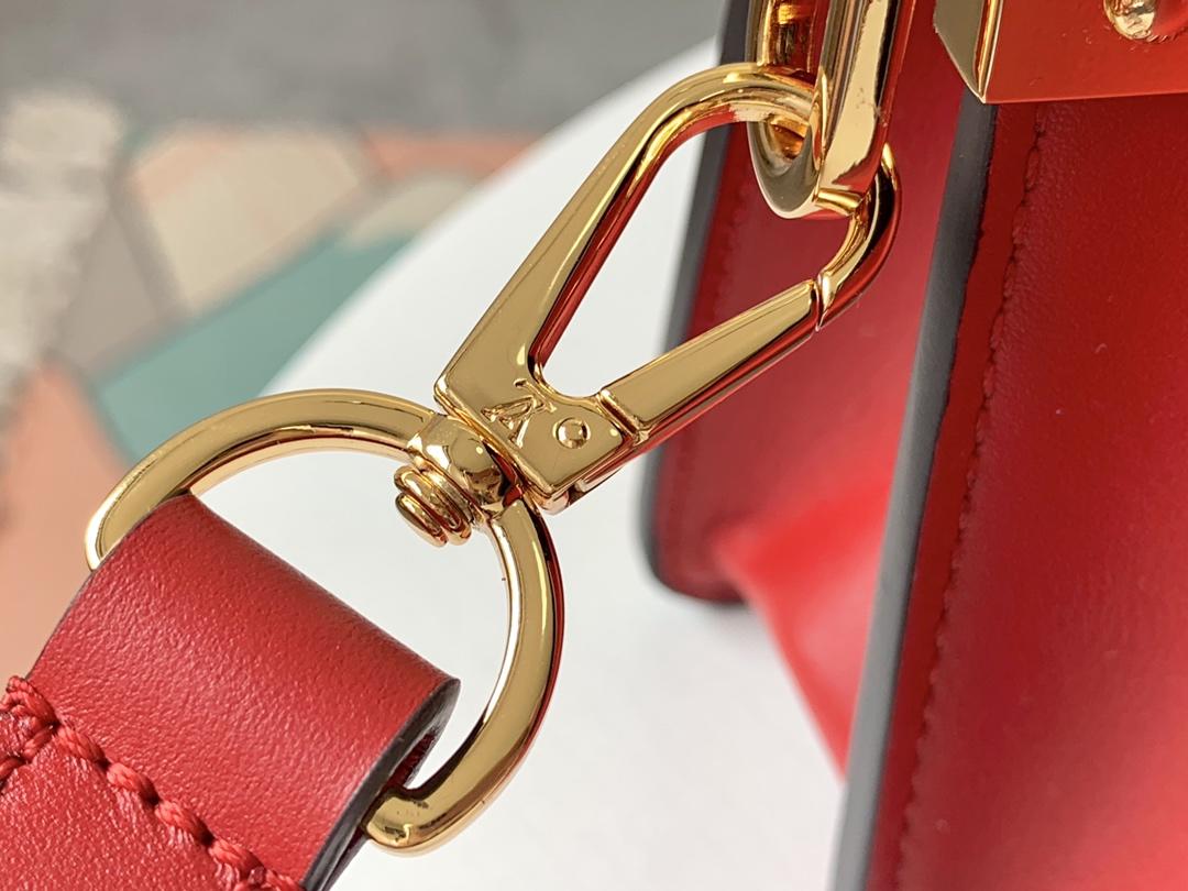 LV M44580 Dauphine Mini 004